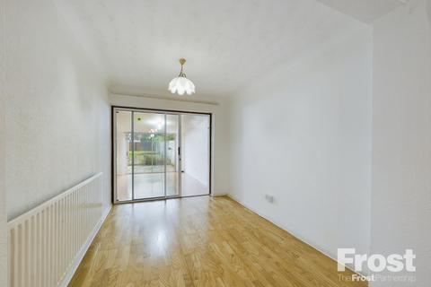 125 Station Crescent, Ashford, TW15 3HN
