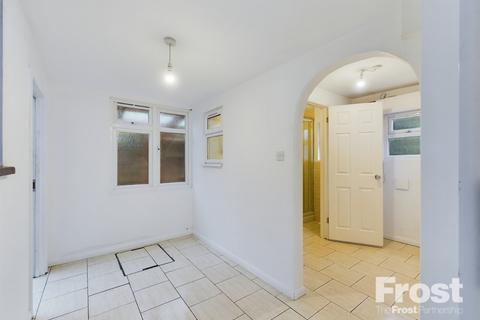 125 Station Crescent, Ashford, TW15 3HN