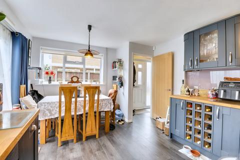 3 Avon Close, Newport Pagnell, MK16 9DH
