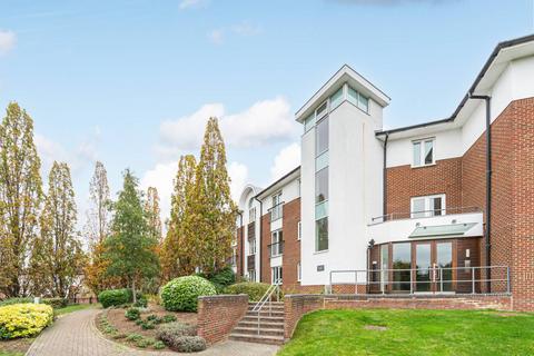 3 bedroom flat for sale, Copers Cope Road, Beckenham, BR3