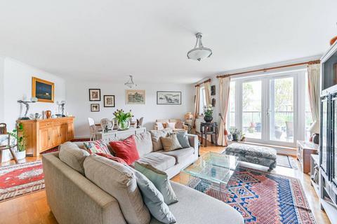 3 bedroom flat for sale, Copers Cope Road, Beckenham, BR3