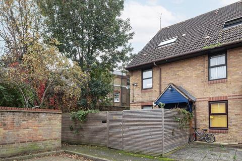 2 bedroom maisonette for sale, Coopers Close, Stepney, London, E1