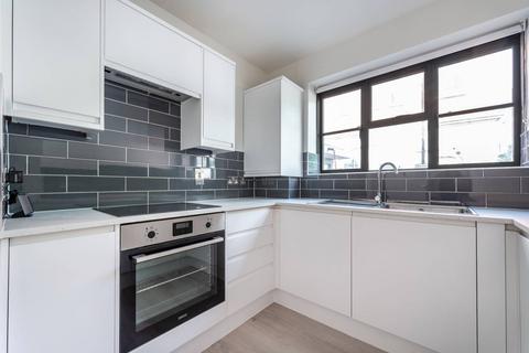 2 bedroom flat to rent, Pepper Street, London Bridge, London, SE1