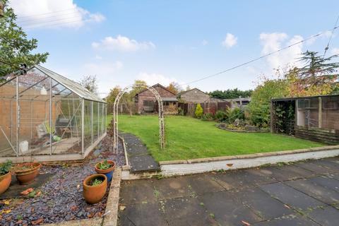 4 bedroom detached bungalow for sale, Station Road, Harvington, Evesham