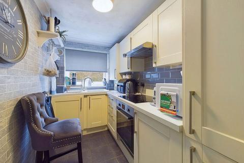 2 bedroom flat for sale, Tower House, 5, Reigate Road, Worthing, BN11