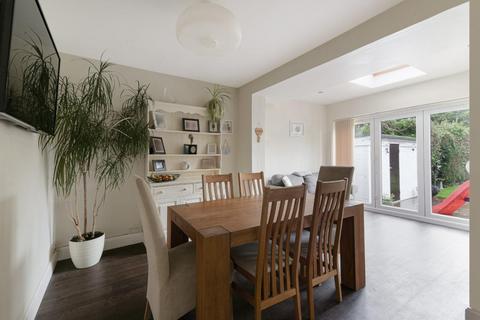 4 bedroom detached house for sale, Fairfield way, Ewell Court