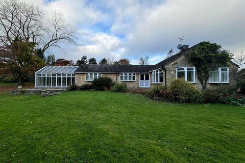 3 bedroom detached bungalow to rent, The Dell, Leeds LS17