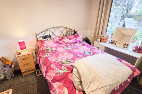 2 bedroom flat for sale, West Meadow, Reddish