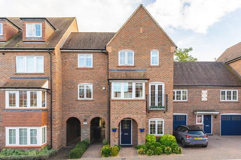 4 bedroom terraced house for sale, Lindsell Avenue, Letchworth Garden City, SG6