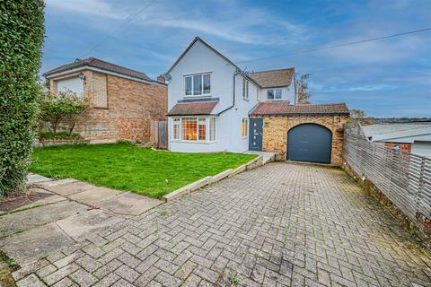 4 bedroom detached house for sale, Gadeview Road, Hemel Hempstead, HP3