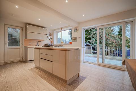 11 Gadeview Road, Hemel Hempstead, HP3 0AL