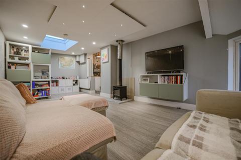 11 Gadeview Road, Hemel Hempstead, HP3 0AL