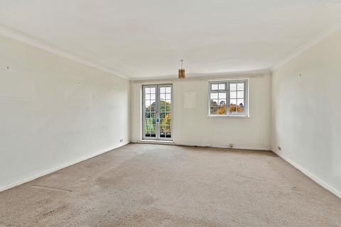 2 bedroom flat for sale, Blenheim Court, Stanmore Road, Kew, Richmond, Surrey TW9