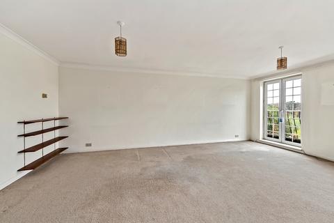 2 bedroom flat for sale, Blenheim Court, Stanmore Road, Kew, Richmond, Surrey TW9