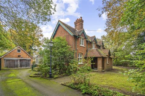 2 bedroom equestrian property for sale, Lyne Road, Virginia Water, Surrey, GU25