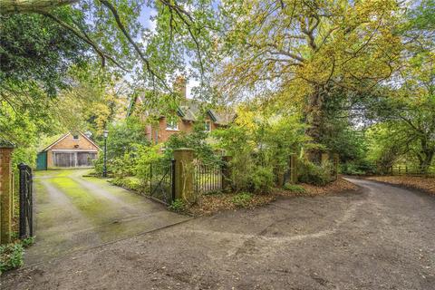 2 bedroom equestrian property for sale, Lyne Road, Virginia Water, Surrey, GU25