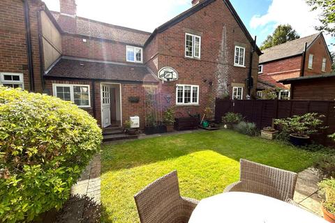 3 bedroom terraced house for sale, Watts Mead, Tadworth KT20