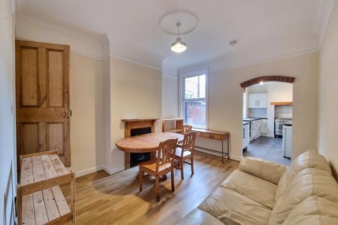 4 bedroom terraced house to rent, Lytton Road, Leicester