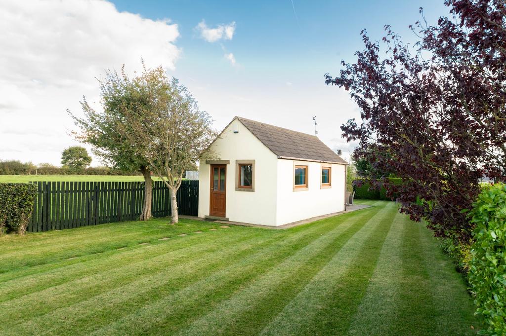 Detached studio / home office / garden kitchen