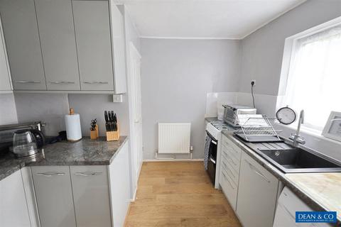 2 bedroom flat for sale, Poplar Avenue, Hove