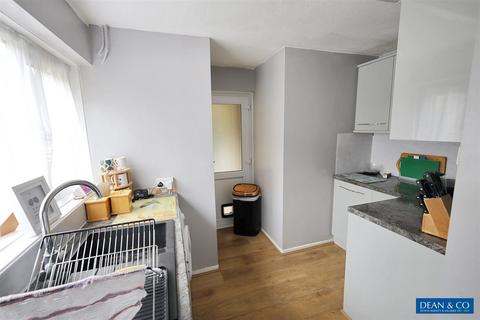 2 bedroom flat for sale, Poplar Avenue, Hove