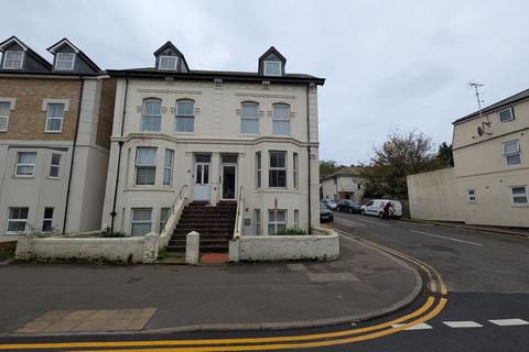 2 bedroom flat to rent, Folkestone Road, Dover, CT17