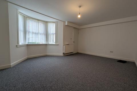 2 bedroom flat to rent, Folkestone Road, Dover, CT17