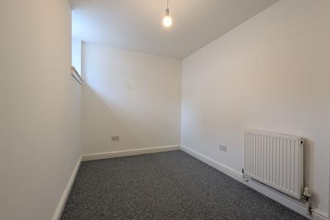 2 bedroom flat to rent, Folkestone Road, Dover, CT17