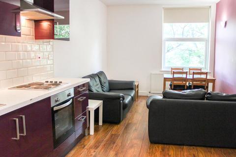 3 bedroom apartment to rent, Apt 3, 4 St John's Terrace, 4 St John's Terrace LS3
