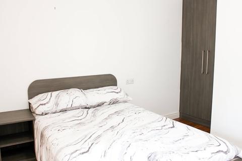 3 bedroom apartment to rent, Apt 3, 4 St John's Terrace, 4 St John's Terrace LS3