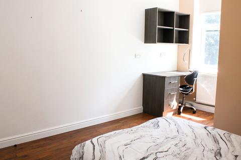 3 bedroom apartment to rent, Apt 3, 4 St John's Terrace, 4 St John's Terrace LS3
