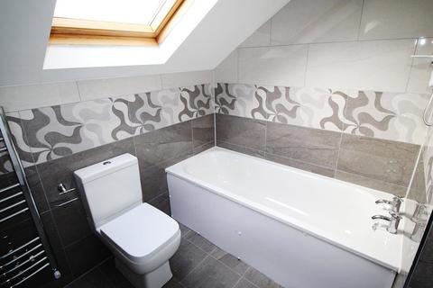 2 bedroom flat share to rent, Apt 4A, 19 Regent Park Terrace, Headingley LS6