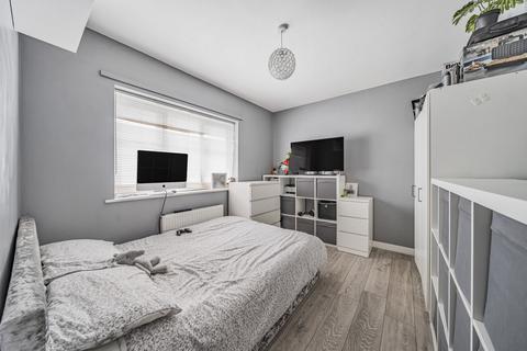17 Holywell Way, Staines-upon-thames, TW19 7SG