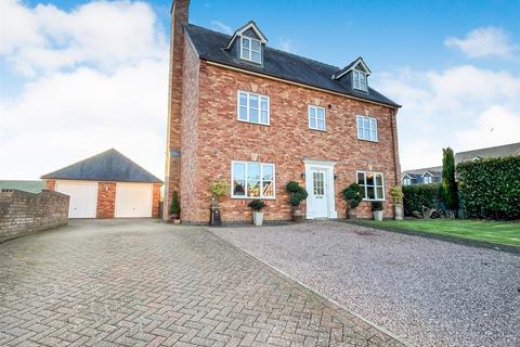 5 bedroom detached house for sale, Ffordd Spoonley, Llansantffraid