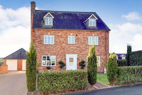 35 Ffordd Spoonley, Llansanffraid, SY22 6FB