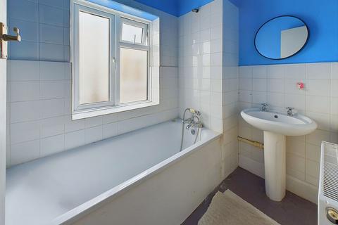 2 bedroom flat for sale, Braemore Road, Hove, BN3 4HB