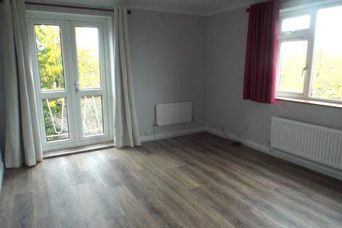 2 bedroom flat to rent, Waterside, Evesham WR11