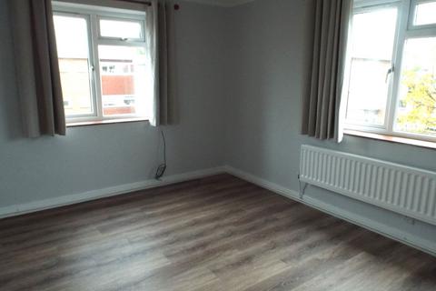 2 bedroom flat to rent, Waterside, Evesham WR11