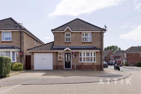 4 bedroom detached house for sale, Teasel Road, Attleborough