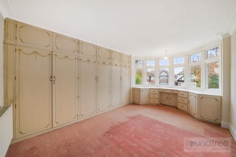 24 Westside, London, NW4 4XB