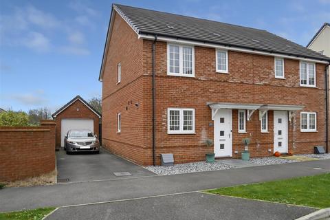 3 bedroom semi-detached house for sale, Ernest Fitches Way, Littlehampton BN17