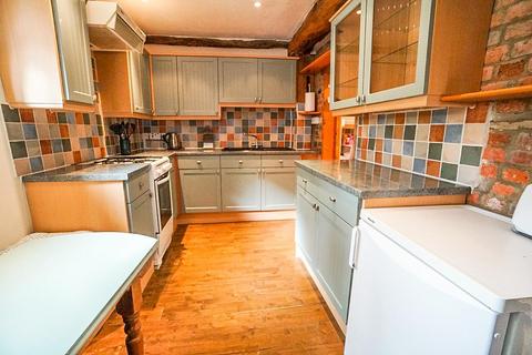 2 bedroom house to rent, Church Street, Hatfield AL9