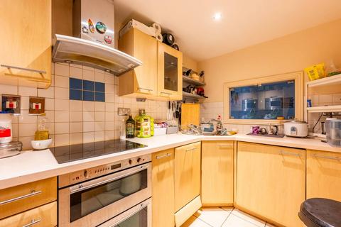 2 bedroom flat for sale, Wards Wharf Approach, Silvertown, London, E16