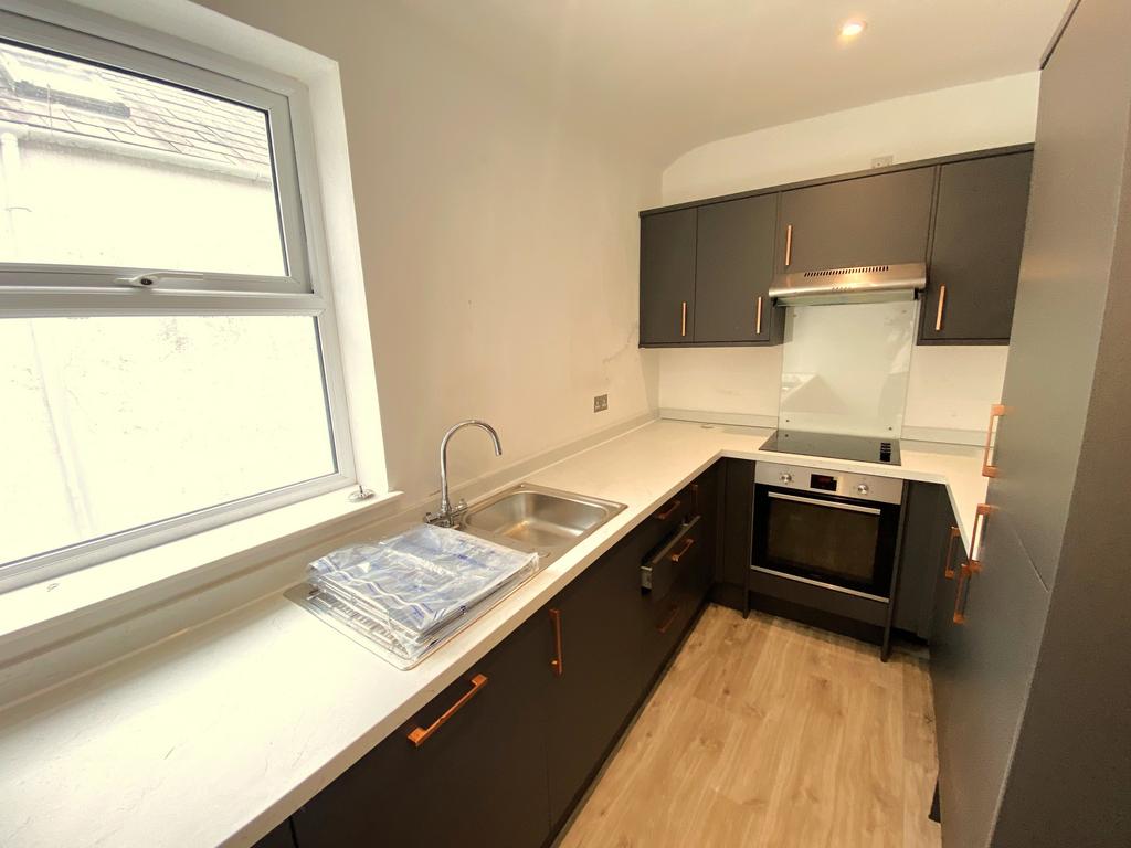 3 Oaklands FFKitchen