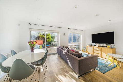 4 bedroom end of terrace house for sale, Courtside, Crouch End