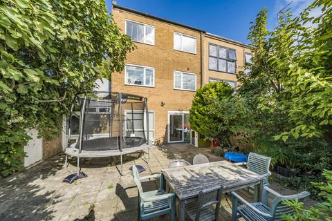 4 bedroom end of terrace house for sale, Courtside, Crouch End