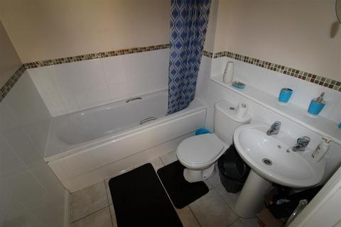 2 bedroom flat to rent, Milliners Place, Matthew Street, DUNSTABLE