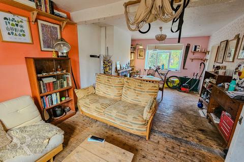 25 Beard Crescent, New Mills, High Peak, SK22 4LH