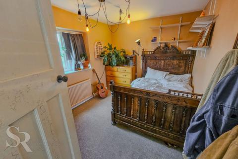 25 Beard Crescent, New Mills, High Peak, SK22 4LH