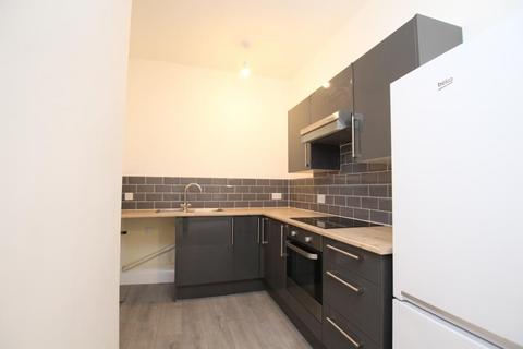 2 bedroom maisonette to rent, Cheltenham Road, Bristol BS6